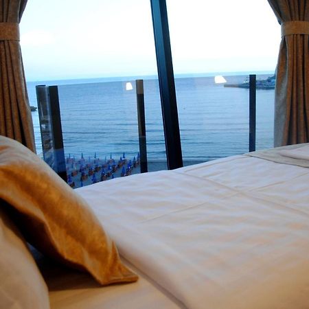 Hotel Cruiser ウルツィニ エクステリア 写真