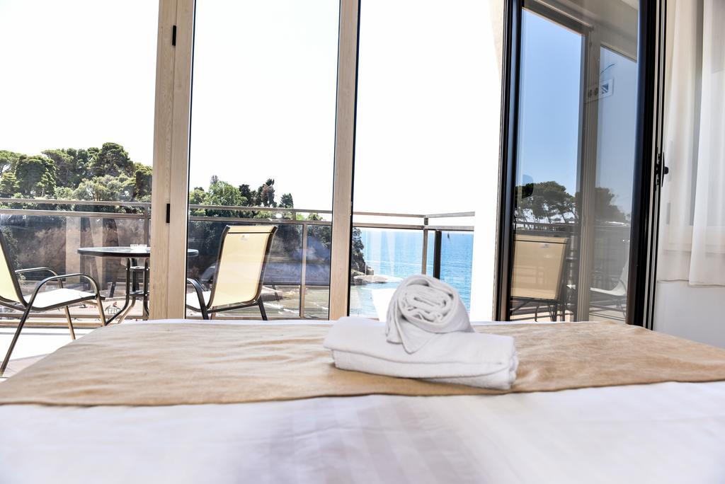 Hotel Cruiser ウルツィニ エクステリア 写真