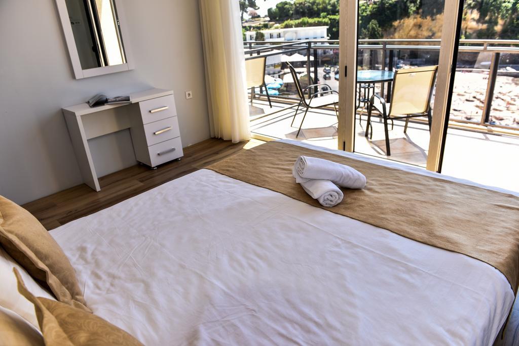 Hotel Cruiser ウルツィニ エクステリア 写真