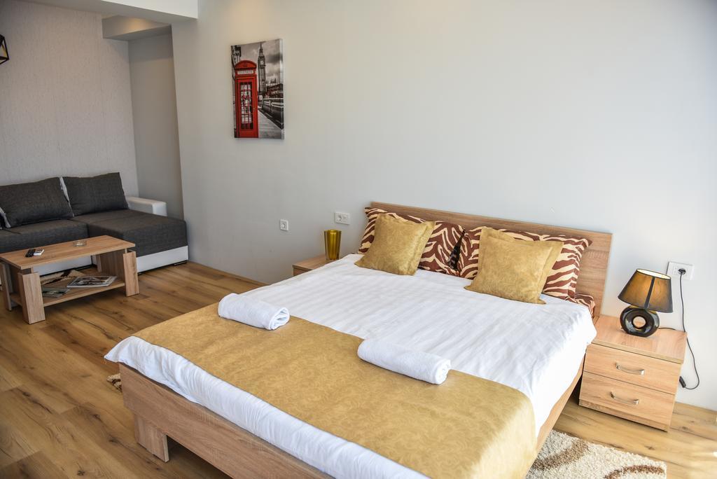 Hotel Cruiser ウルツィニ エクステリア 写真